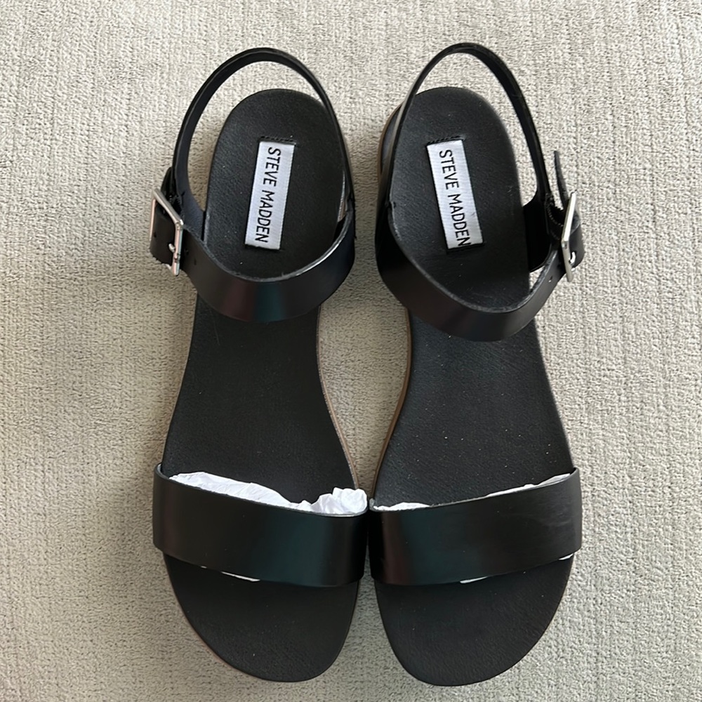 Steve Madden Women’s Daryn Black Leather Sandal, size 9.5 NIB